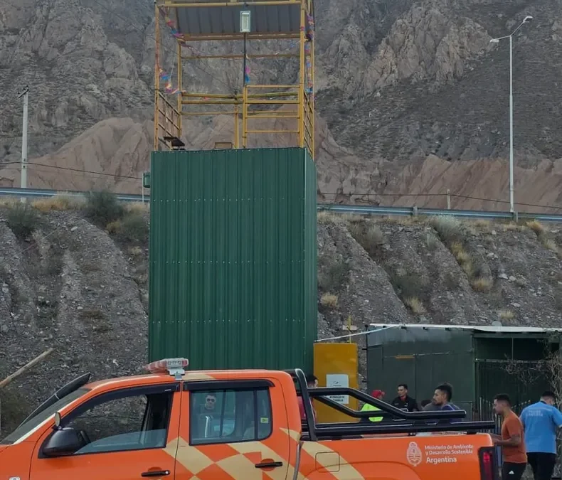 La adolescente que cayó de una tirolesa será operada de urgencia, aunque se encuentra fuera de peligro