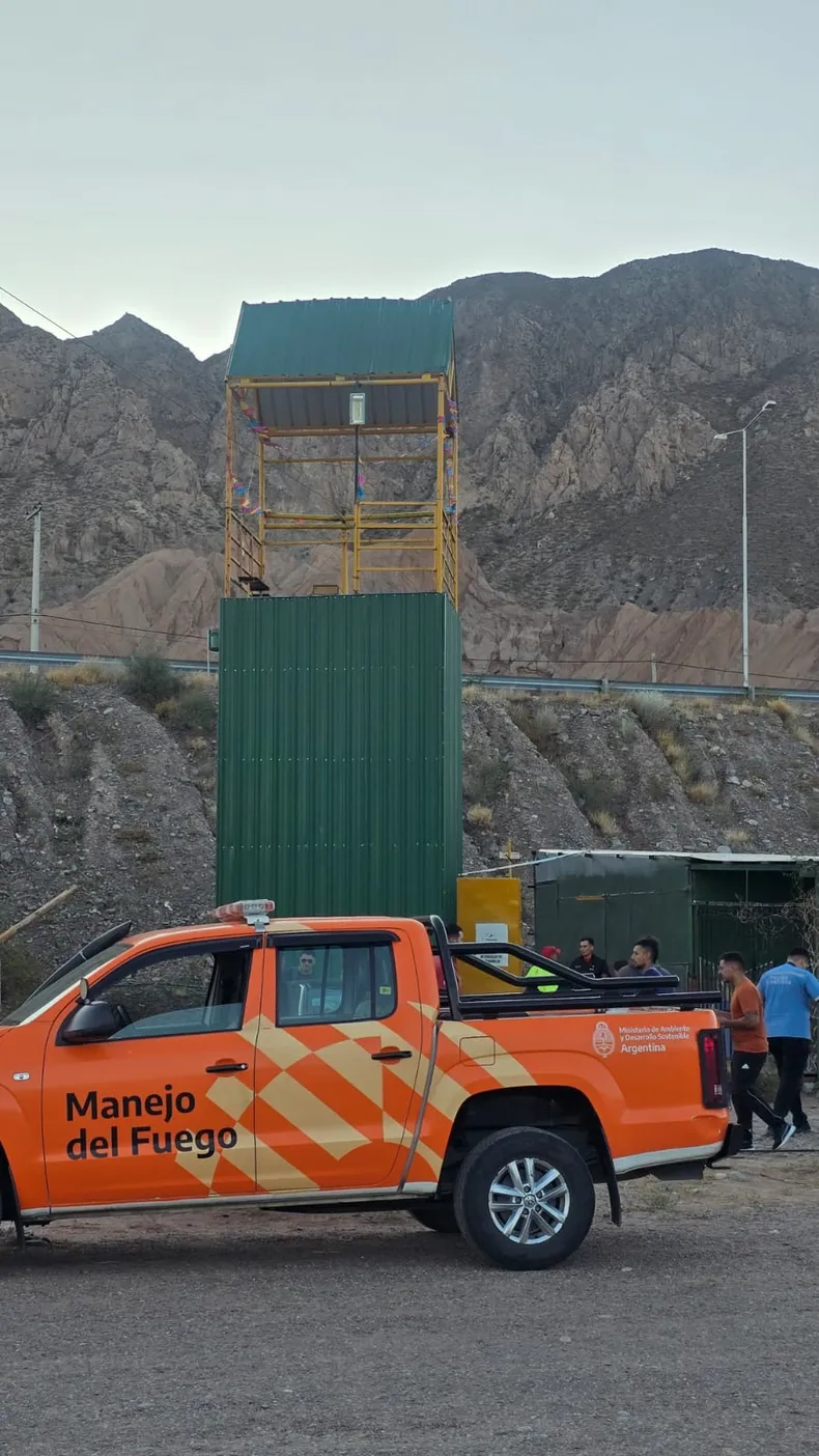 La adolescente que cayó de una tirolesa será operada de urgencia, aunque se encuentra fuera de peligro