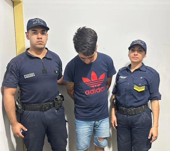 Lo atraparon saliendo de una fábrica con cerámicos robados: quedó detenido