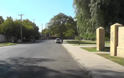 La calle Alberdi, a la espera del movimiento: vehículos gastronómicos y la posibilidad de sumar artesanos y nuevos carros