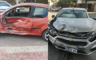 Fuerte choque en una esquina céntrica: dos mujeres fueron trasladadas al hospital