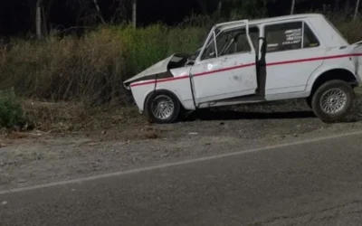 Siniestro vial en Caucete: un joven automovilista volcó e investigan si corría una picada