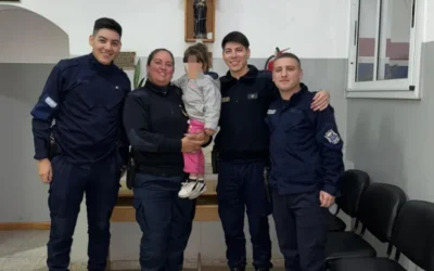 Policías reanimaron a una nena de 3 años que sufrió un principio de infarto y lograron salvarle la vida
