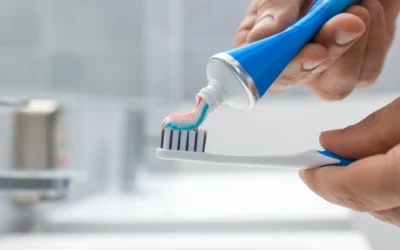 Pese a que la ANMAT prohibió una pasta dental de Colgate, un supermercado con sede en San Juan la promociona con descuento