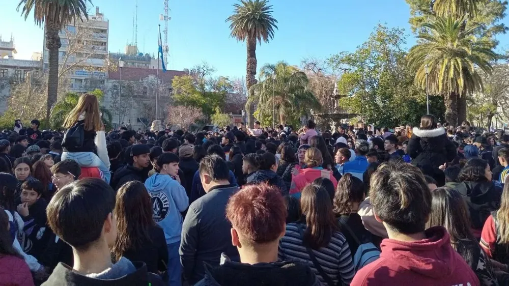 Peter Regalos anunció un nuevo encuentro con sus seguidores este viernes