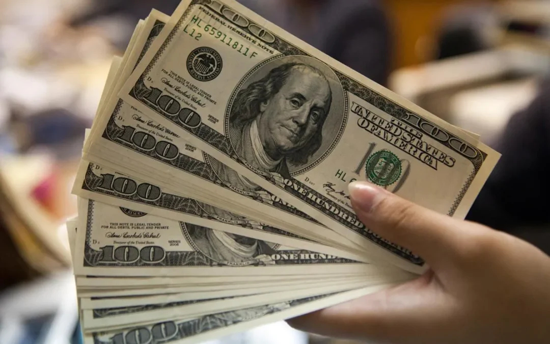 El dólar blue cerró la semana a $1.380 en San Juan