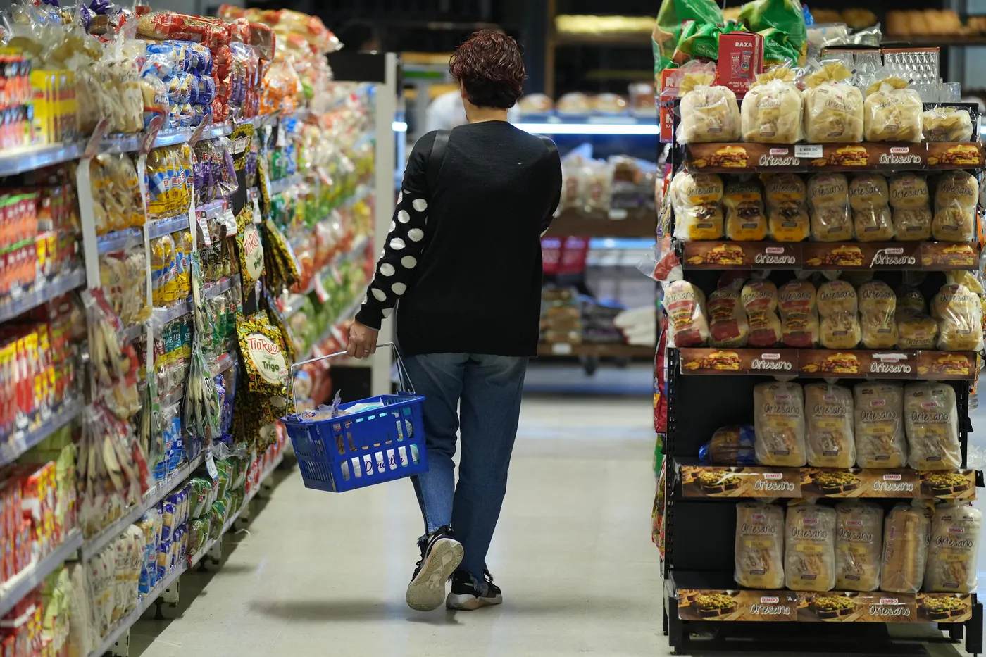 R (1) La inflación de junio fue 1,6% y acumuló 39,4% en los últimos 12 meses