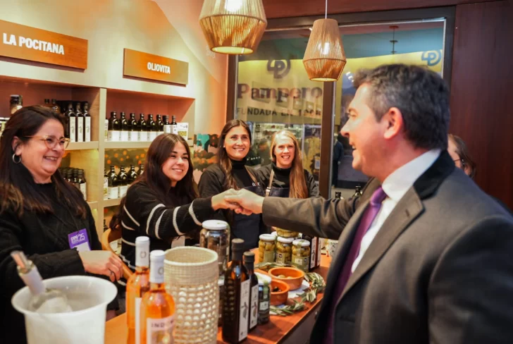 Marcelo Orrego inauguró el stand de San Juan en la exposición rural de Palermo