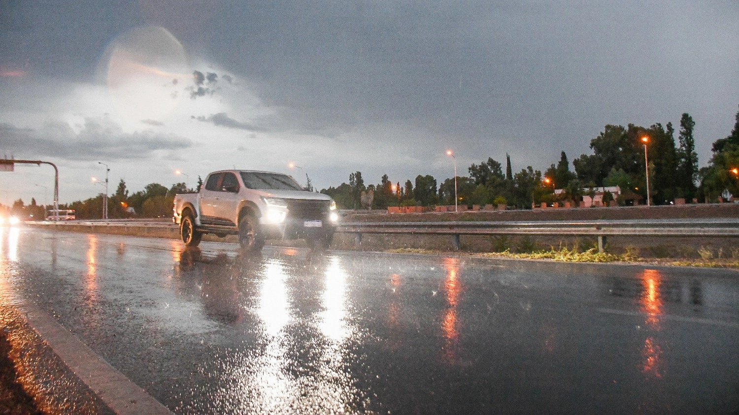 R (1) Llega el temporal de Santa Rosa: anuncian fuertes vientos y lluvias durante el fin de semana