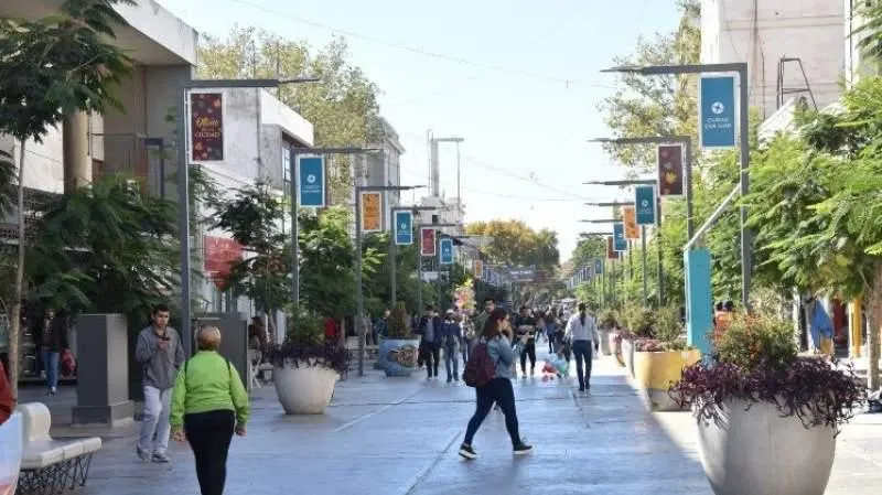 R (1) Feriado puente del 15 de agosto: cómo funcionan los servicios y el comercio en San Juan