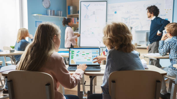Tras la entrega de computadoras a docentes sanjuaninos, ¿cuándo les tocará a los alumnos?