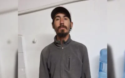 Volvió a su casa y encontró a un ladrón escondido debajo de la cama: el sujeto fue detenido