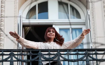 CFK fue eliminada del padrón electoral y no podrá votar en octubre