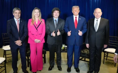 Trump y Milei mantuvieron un encuentro bilateral para definir la ayuda económica de EE.UU. a Argentina