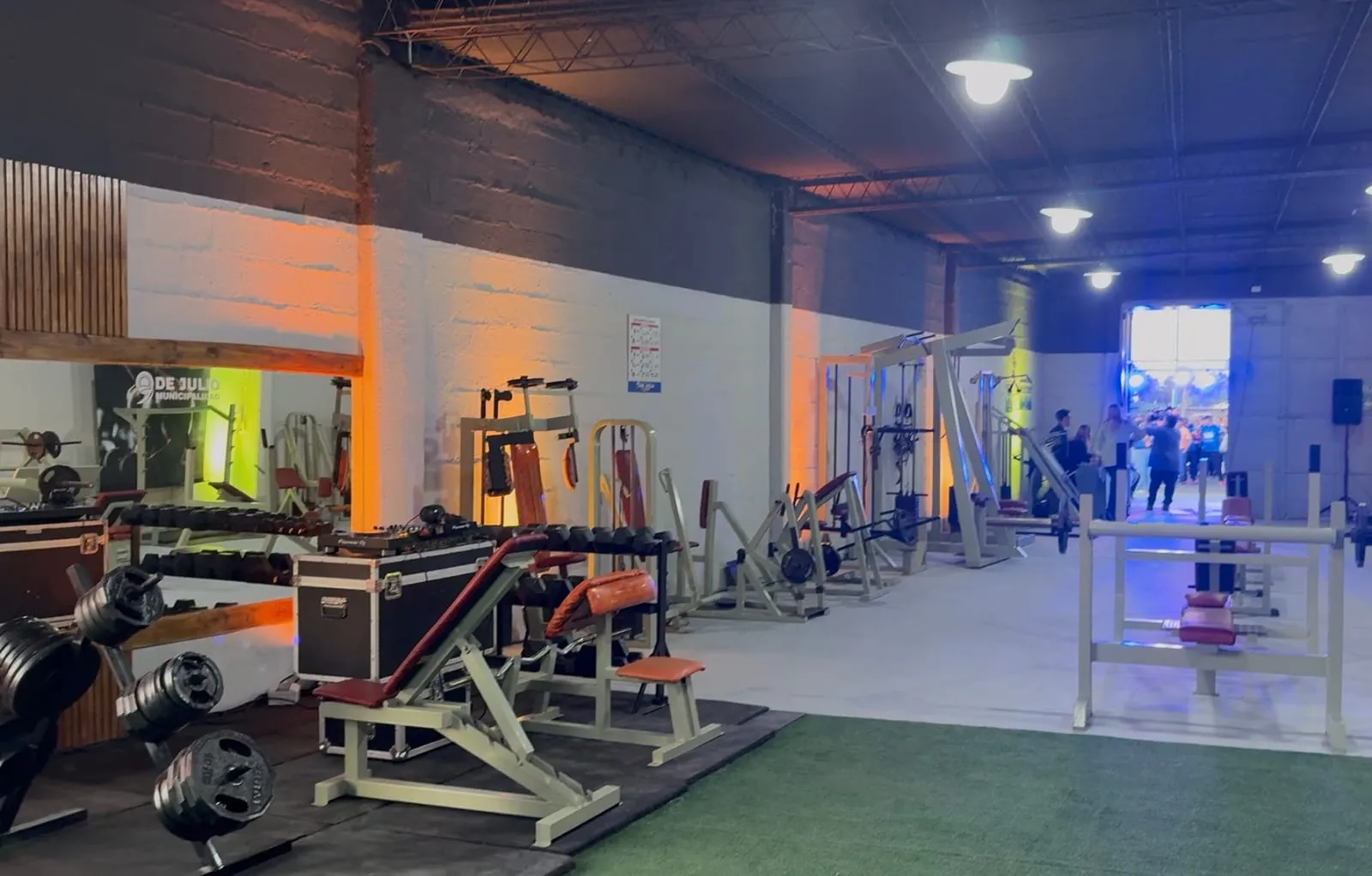 R (1) 9 de Julio inauguró un gimnasio municipal con más de 30 máquinas