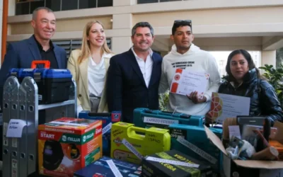 Orrego y Martín entregaron certificados y herramientas del programa Aprender, Trabajar y Producir a más de 400 personas