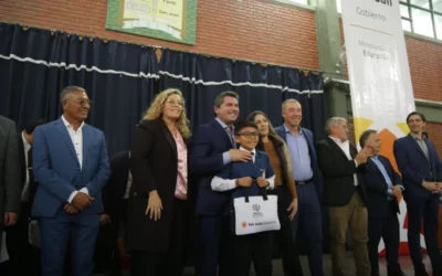 Orrego inauguró obras en Astica y Baldes de Chilcas y entregó computadoras en Valle Fértil