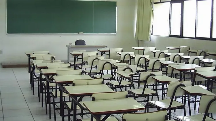 Por el alerta de viento, Educación suspendió las clases de los turnos vespertino y nocturno de toda la provincia