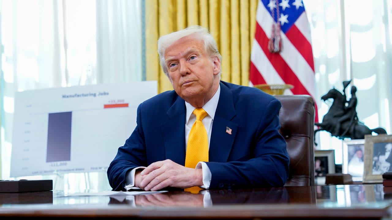 Trump advirtió que si aviones venezolanos amenazan a fuerzas de Estados Unidos en el Caribe "serán derribados"