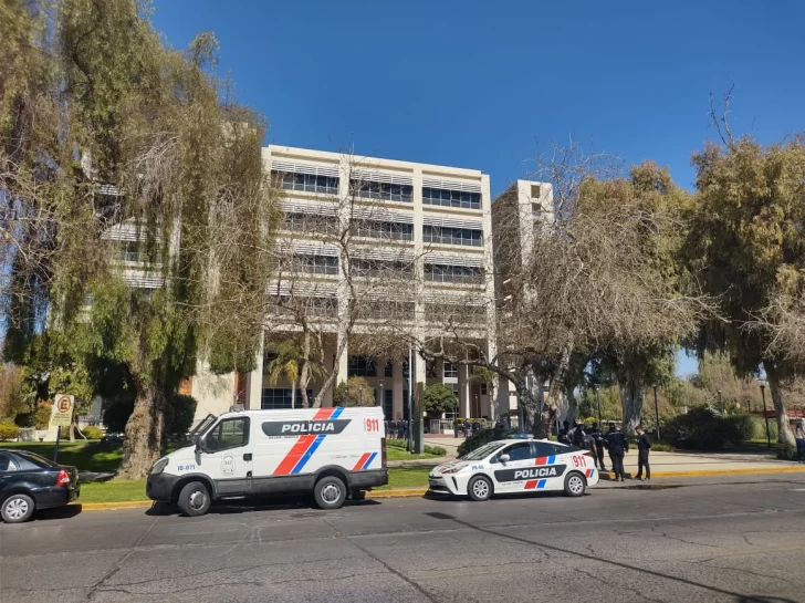 Otra amenaza de bomba en el Centro Cívico obligó a activar el protocolo: la cuarta en pocos días