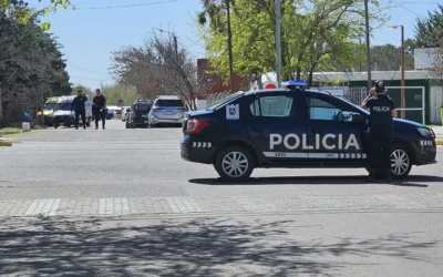 Tras más de 5 horas atrincherada, la alumna de un colegio de Mendoza entregó el arma y quedó internada
