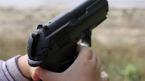 Alarma en una escuela de Rivadavia por un alumno con un arma de juguete