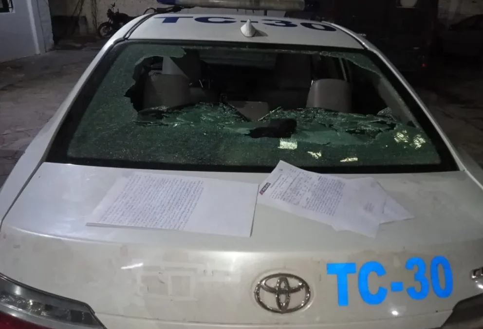 Ladrones atacaron a la Policía tras robarle a una menor