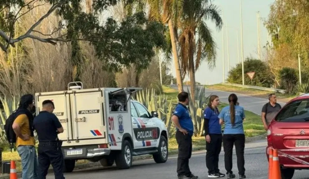 Un policía discutió con un delivery y le efectuó un disparo con su arma reglamentaria: ambos quedaron detenidos