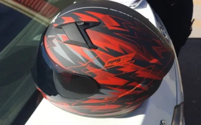 Chimbas: atraparon a dos menores que habían robado un casco en un estacionamiento