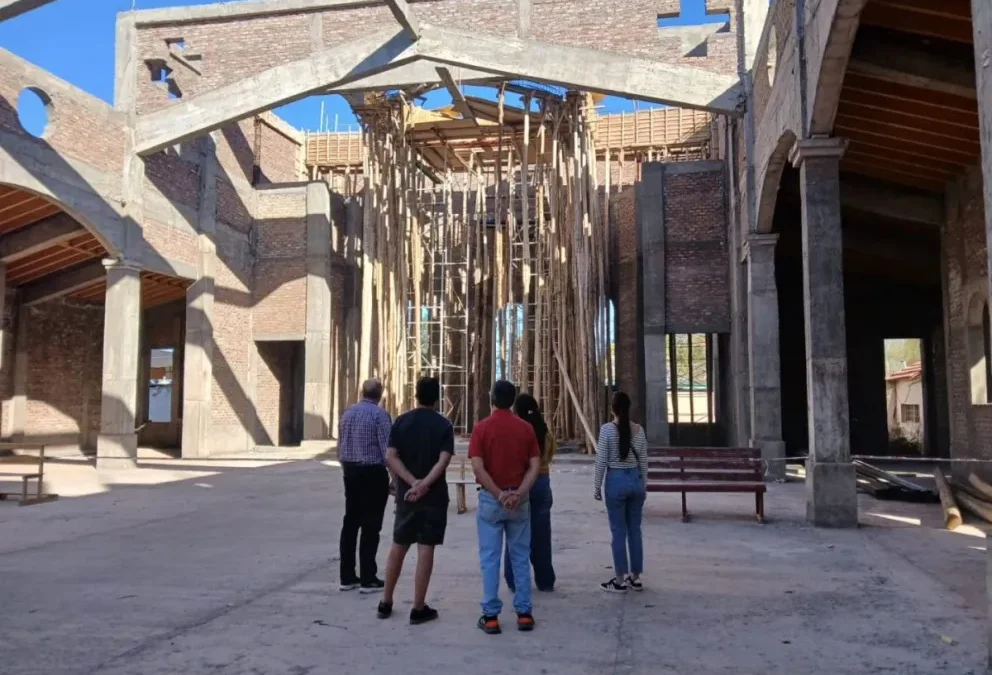 Avanza la construcción del nuevo Santuario de San Expedito en Bermejo y los voluntarios ya ofrecen visitas guiadas