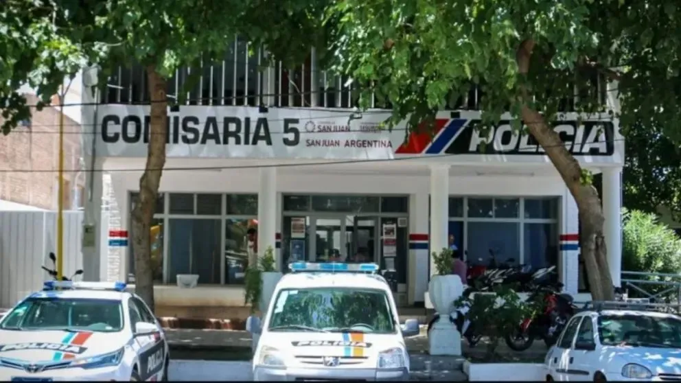 Una mujer fue detenida tras golpear a la directora de una escuela en San Juan