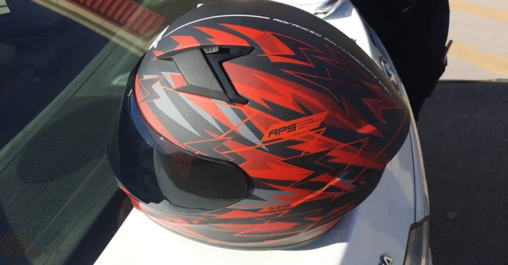 Chimbas: atraparon a dos menores que habían robado un casco en un estacionamiento