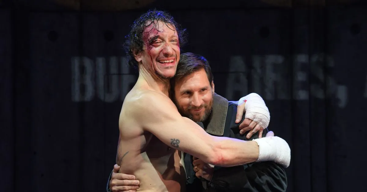 R (1) Lionel Messi sorprendió al acompañar a Nicolás Vázquez en su obra Rocky