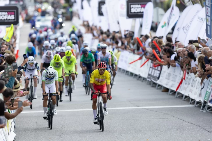 Nicolás Tivani brilla en Portugal: ganó su cuarta etapa y lidera el Gran Premio Jornal de Noticias