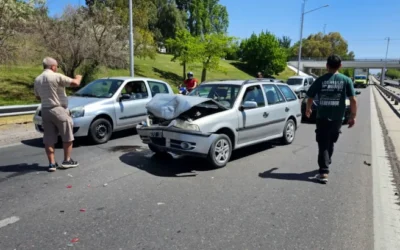 Dos niños resultaron hospitalizados tras un choque en Circunvalación