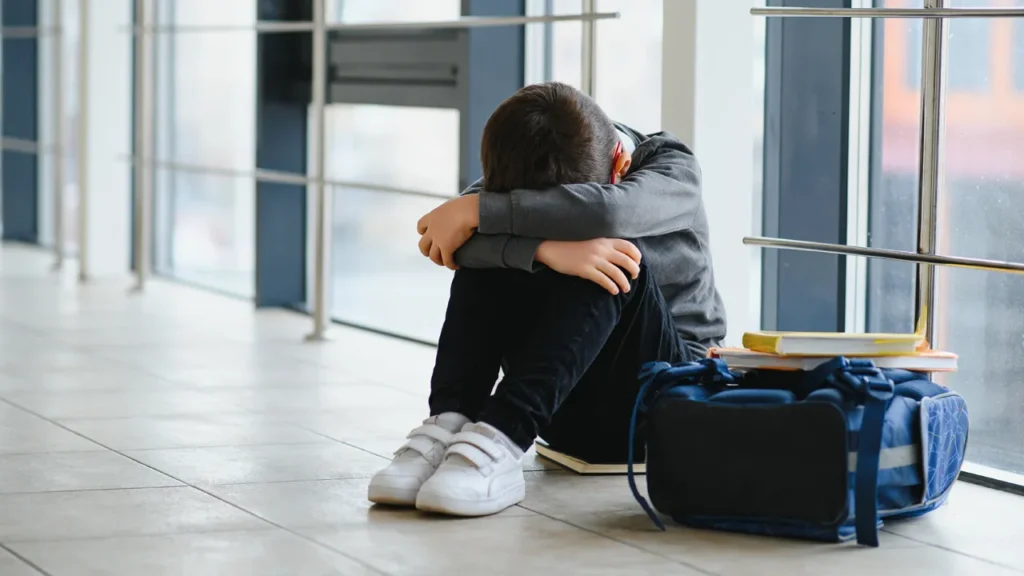 Cómo hacerle frente al bullying escolar, una problemática creciente en adolescentes