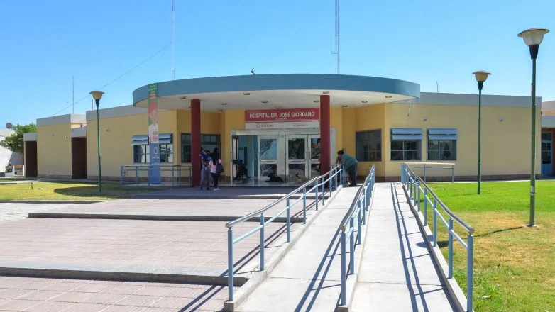 R (1) Un metalúrgico sufrió graves cortes en la mano al manipular una amoladora en su casa