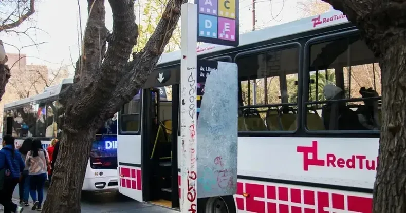 Detuvieron a un hombre acusado de abuso sexual en un colectivo de la Red Tulum