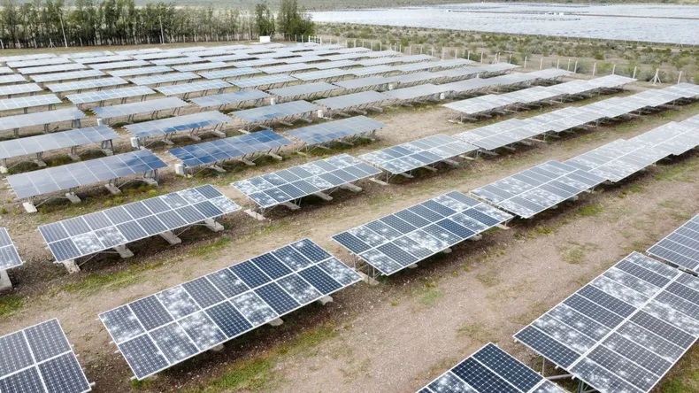 R (1) Una empresa sanjuanina reciclará hasta 200.000 paneles solares por año en Ullum