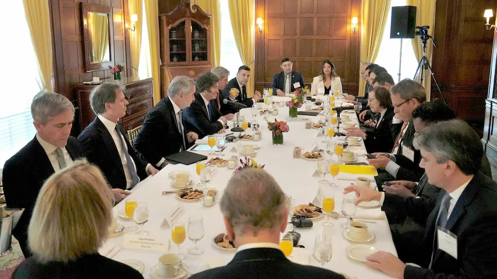 Milei expuso su plan de Gobierno ante empresarios internacionales y los convocó a invertir en Argentina