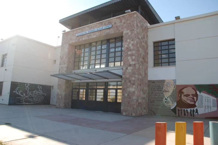 Amenaza de bomba en una escuela de Chimbas: un menor de 14 años realizó el llamado desde el celular de su madre