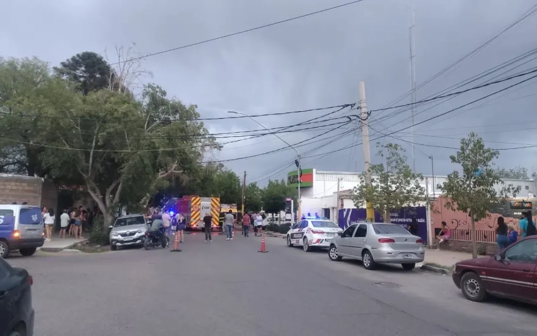 Un incendio causó pérdidas totales en el galpón de un comercio cerca de la «Esquina Colorada»