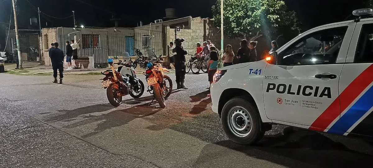 Tensión en Rivadavia: dos detenidos tras incidentes frente a la vivienda de un joven denunciado