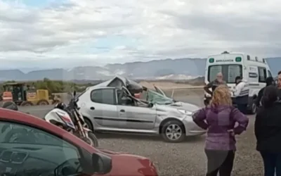 Un camión arrastró a un auto en la Ruta 40 y el conductor salió ileso