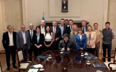 Milei flexibilizó las restricciones y ahora sus ministros podrán elegir libremente a dónde viajar de vacaciones