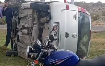 Dos menores robaron un auto y volcaron tras una persecución en Chimbas