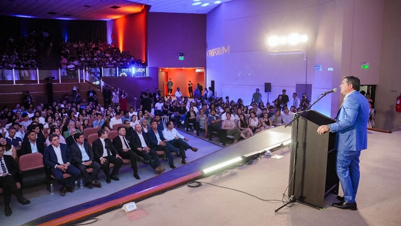 Orrego abrió las Charlas Inspiracionales del FNS Forum 2025 y destacó el valor de los jóvenes y la producción sanjuanina