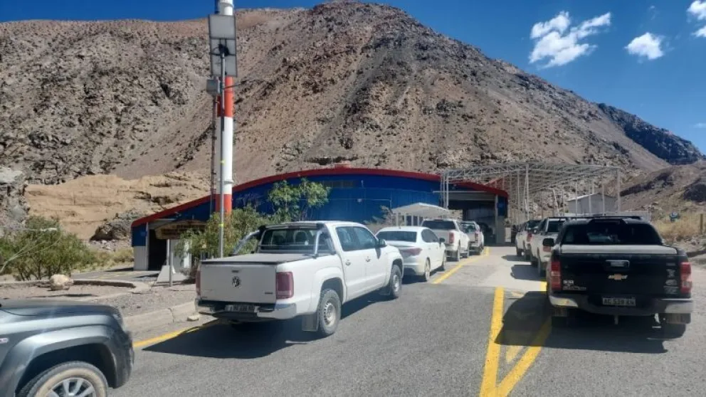 Gobierno informa que por posibles tormentas el Paso de Agua Negra seguirá cerrado