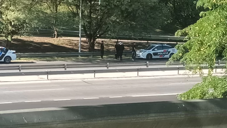 Detuvieron a cuatro hombres tras una persecución policial en Avenida Circunvalación