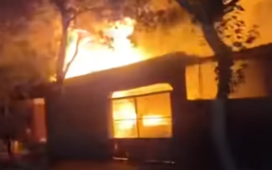 Incendio en barrio SMATA: el rápido accionar evitó una tragedia